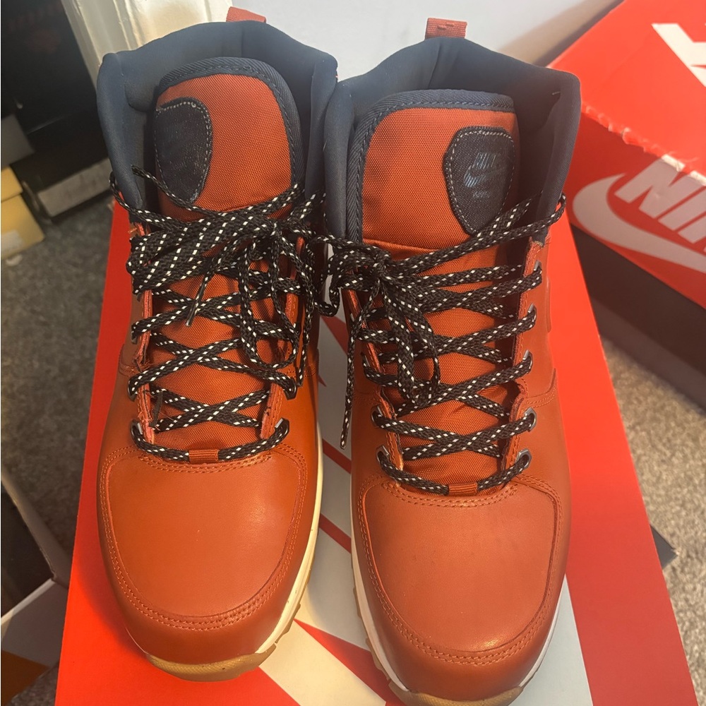 Nike Men's Rust Red Hiking Boots